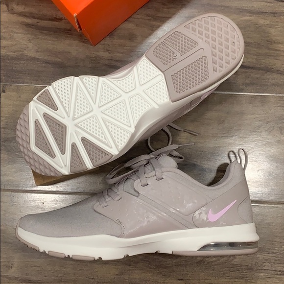 wmns nike air bella tr prm